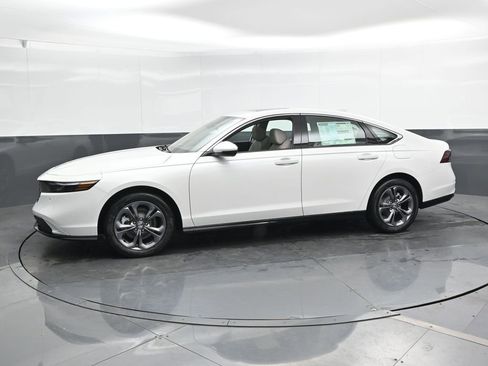 New 2025 Honda Accord EX-L image 6