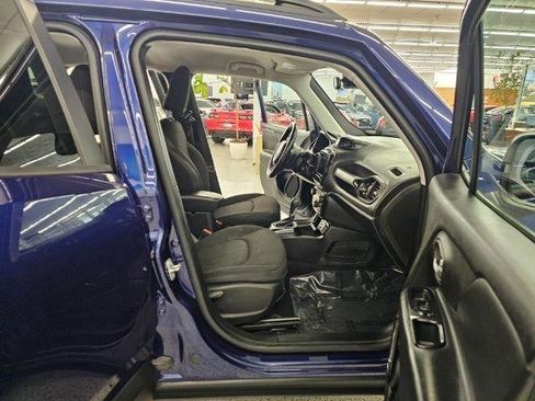 Used 2018 Jeep Renegade Altitude image 29