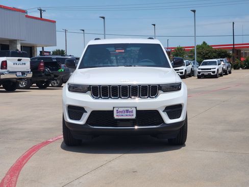 New 2026 Jeep Grand Cherokee Laredo RWD image 6