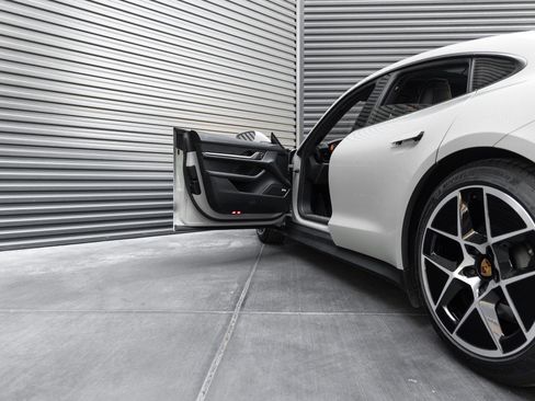 Certified 2025 Porsche Taycan AWD/4WD image 14