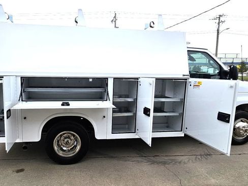 Used 2026 Ford E-350 and Econoline 350 Super Duty w/ Power Equipment Group image 8