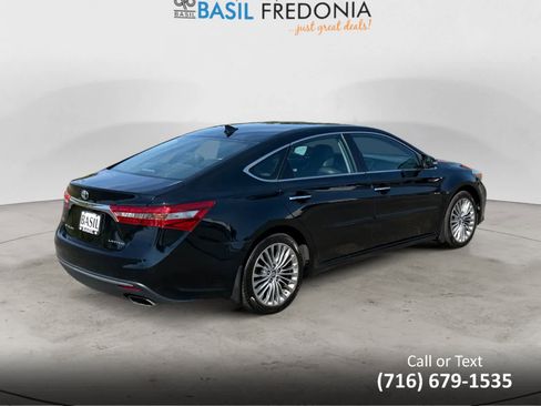 Used 2018 Toyota Avalon Limited image 5