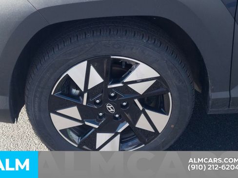 Used 2025 Hyundai Kona SEL image 12