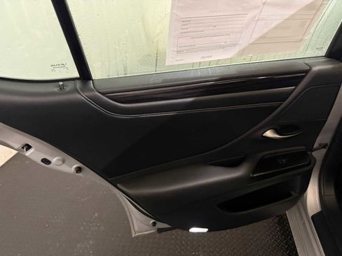 Used 2020 Lexus ES 300h image 24