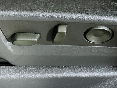 Used 2023 Chevrolet Silverado 1500 Custom image 13