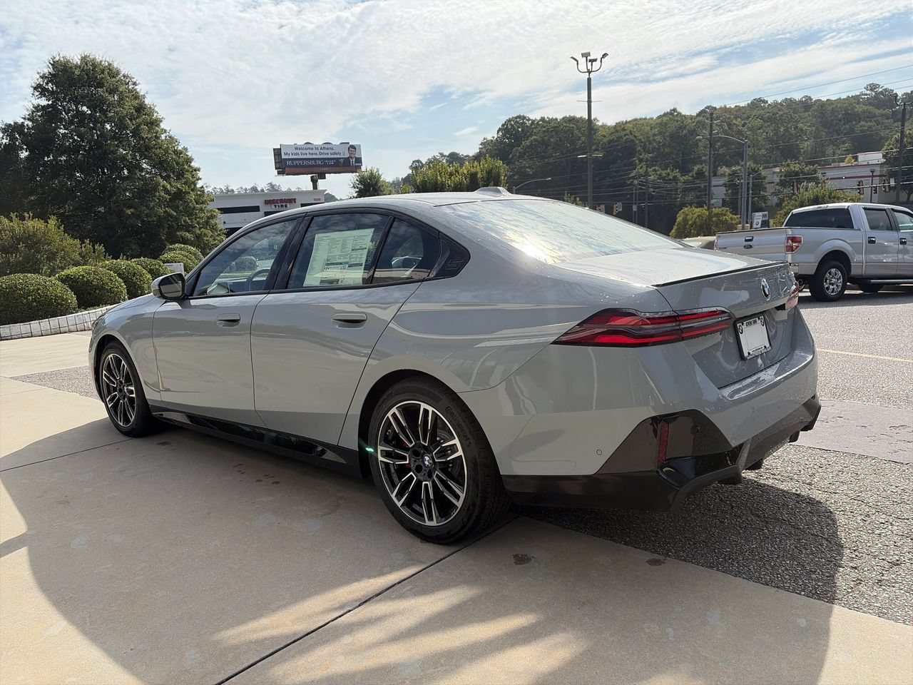 Used 2027 BMW 530i w/ M Sport Package RWD image 6