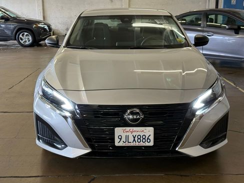 Used 2024 Nissan Altima 2.5 SV image 10