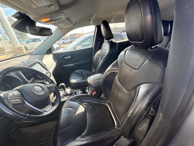 Used 2019 Jeep Cherokee Limited w/ Technology Group AWD/4WD image 3