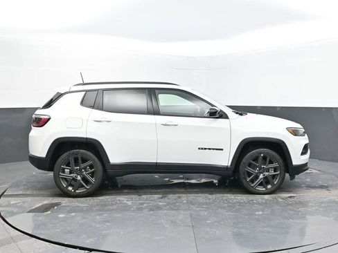 New 2026 Jeep Compass Latitude image 6