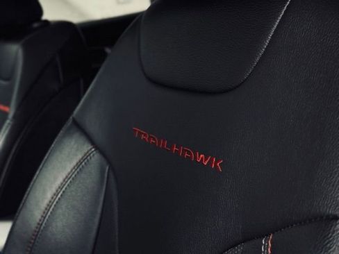 Certified 2025 Jeep Compass Trailhawk w/ Trailhawk Elite Group AWD/4WD image 19