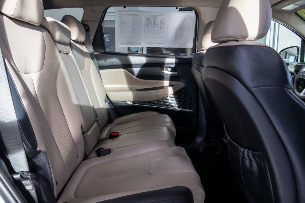 Used 2019 Hyundai Santa Fe AWD w/ Cargo Package image 13