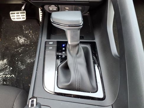 Certified 2025 Hyundai Elantra Sport image 16