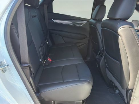 Certified 2026 Cadillac XT5 Luxury FWD image 18
