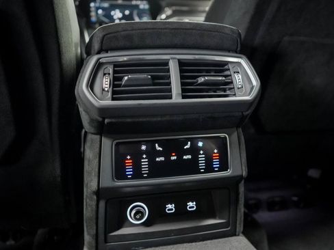 Used 2023 Lamborghini Urus Performante AWD/4WD image 40