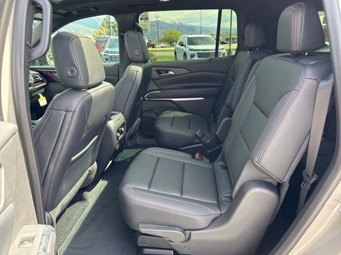 New 2026 Chevrolet Traverse Z71 w/ Driver Confidence Package AWD/4WD image 15