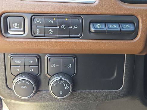 Used 2021 Chevrolet Tahoe High Country image 23