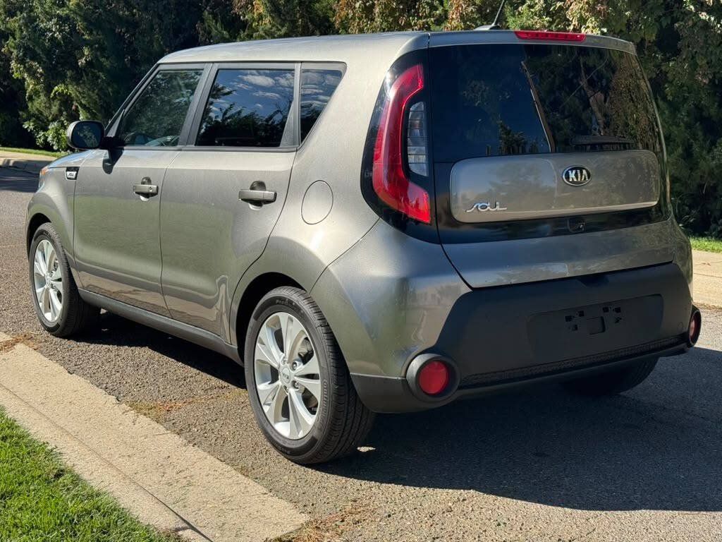 Used 2015 Kia Soul + FWD image 5
