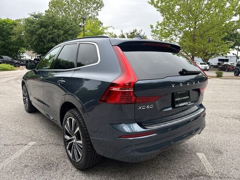 Used 2022 Volvo XC60 B5 Momentum w/ Advanced Package AWD/4WD image 7