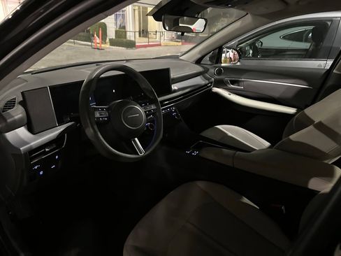 Used 2025 Hyundai Sonata SEL FWD image 2