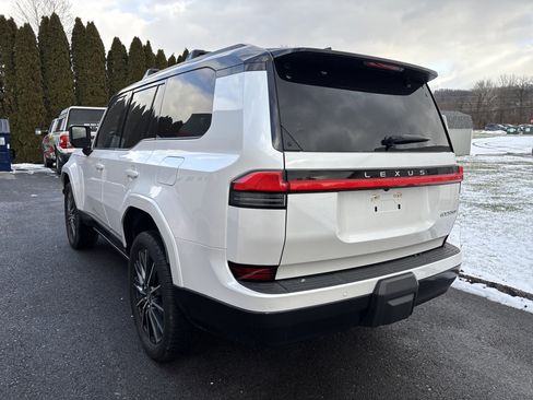 Used 2024 Lexus GX 550 w/ Accessory Package (2T) image 6