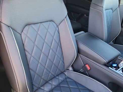 New 2026 Volkswagen Atlas Cross Sport SEL Premium R-Line image 19