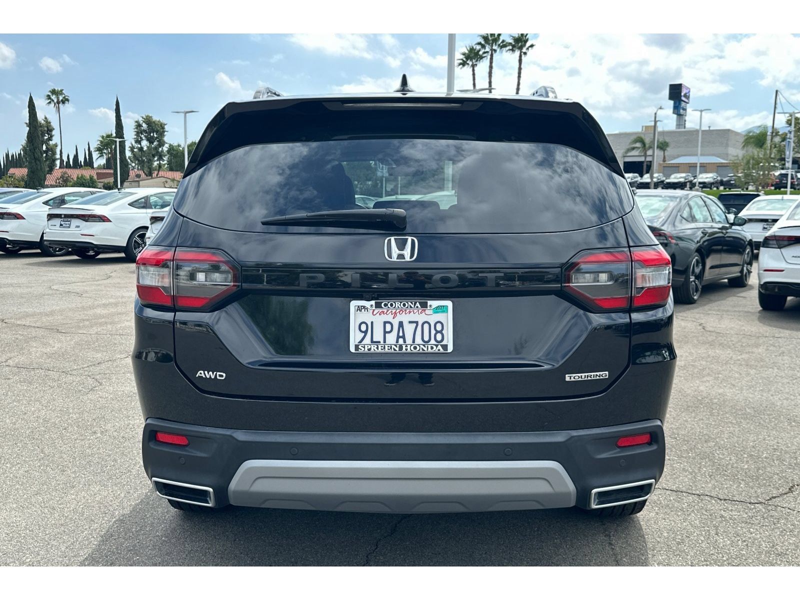 Used 2024 Honda Pilot Touring image 4