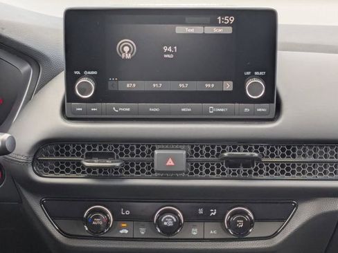 Used 2025 Honda HR-V LX image 19