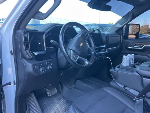 Used 2024 Chevrolet Silverado 2500 LT image 5
