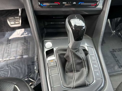 Used 2024 Volkswagen Tiguan SEL R-Line image 32
