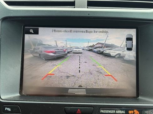 Used 2016 Ford Explorer XLT w/ Equipment Group 202A AWD/4WD image 18