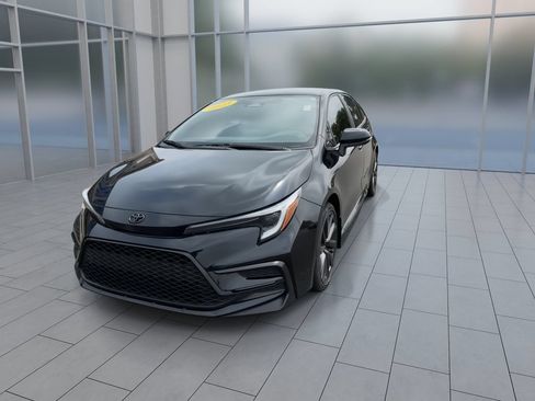 Used 2023 Toyota Corolla SE FWD image 3