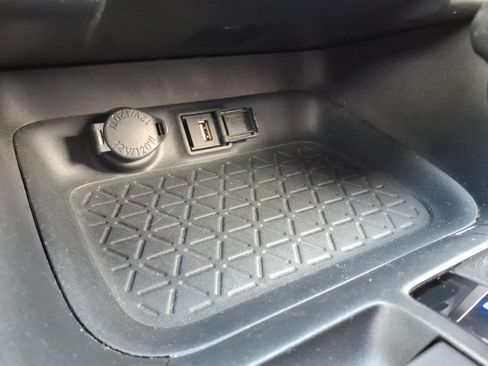 Used 2020 Toyota RAV4 XLE Premium FWD image 26