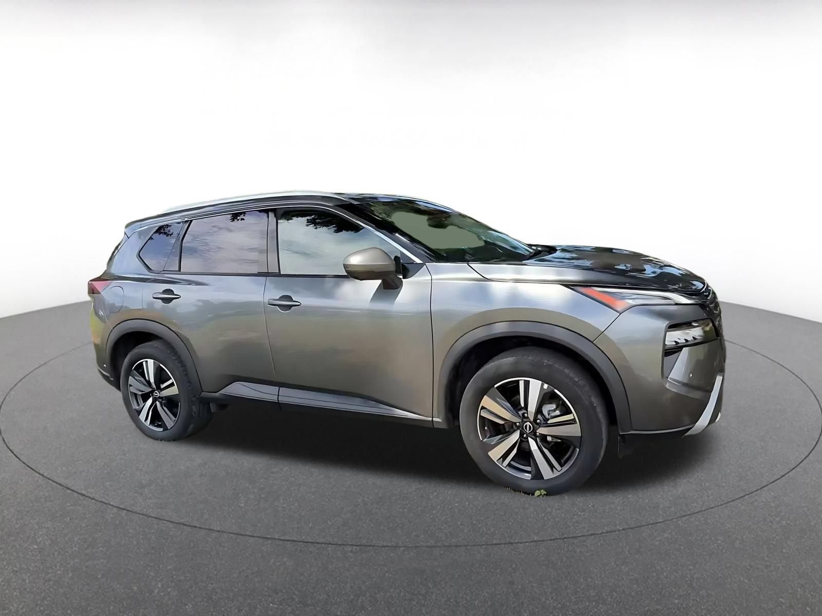 Used 2026 Nissan Rogue SL AWD/4WD image 2