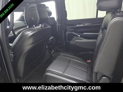 Used 2024 Jeep Wagoneer Series III AWD/4WD image 7