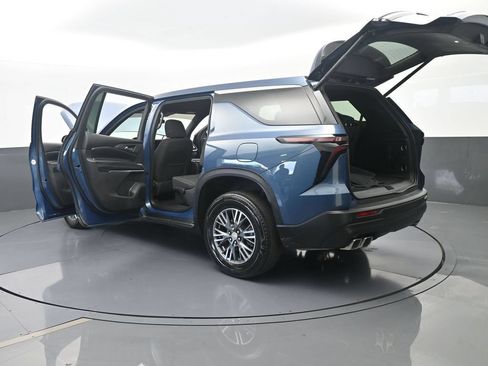 Used 2024 Chevrolet Traverse LS FWD image 85