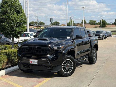 Certified 2025 Toyota Tacoma TRD Sport AWD/4WD image 2