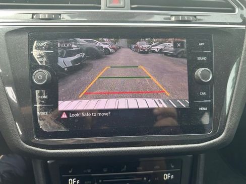 Used 2024 Volkswagen Tiguan SE AWD/4WD image 15