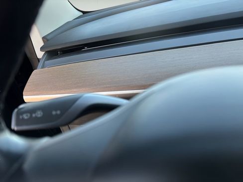 Used 2018 Tesla Model 3 Long Range image 16