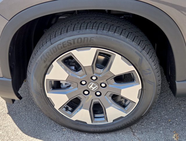New 2026 Honda Pilot Touring image 6