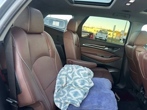 Used 2021 Buick Enclave Avenir w/ Avenir Technology Package image 43