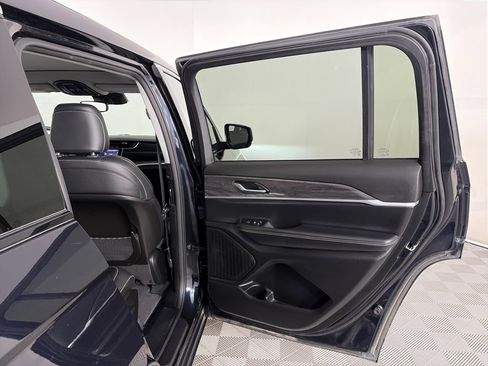 Used 2023 Jeep Grand Cherokee L Limited image 27