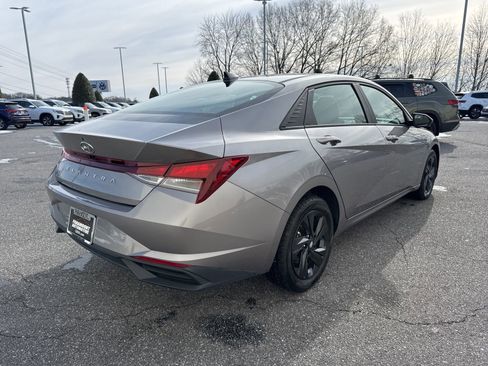 Certified 2023 Hyundai Elantra SEL image 7