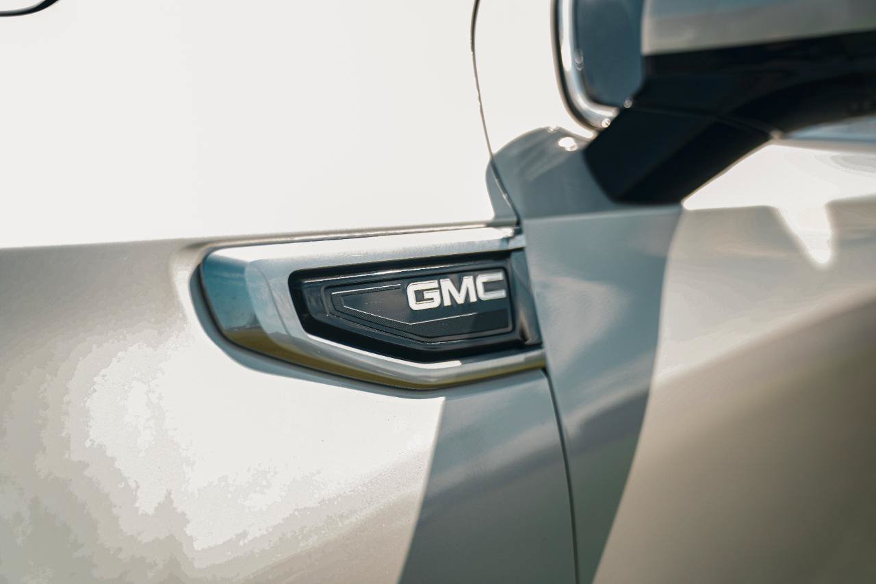 Used 2023 GMC Yukon Denali AWD/4WD image 10