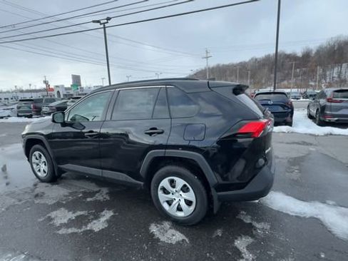 Used 2021 Toyota RAV4 LE image 6