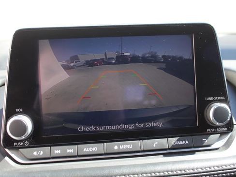 Used 2024 Nissan Rogue S image 21