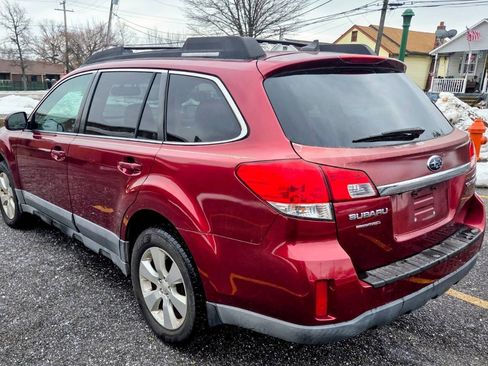 Used 2011 Subaru Outback 2.5i Limited AWD/4WD image 8