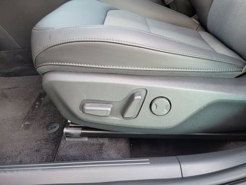 Certified 2025 Kia Niro EX Touring FWD image 14