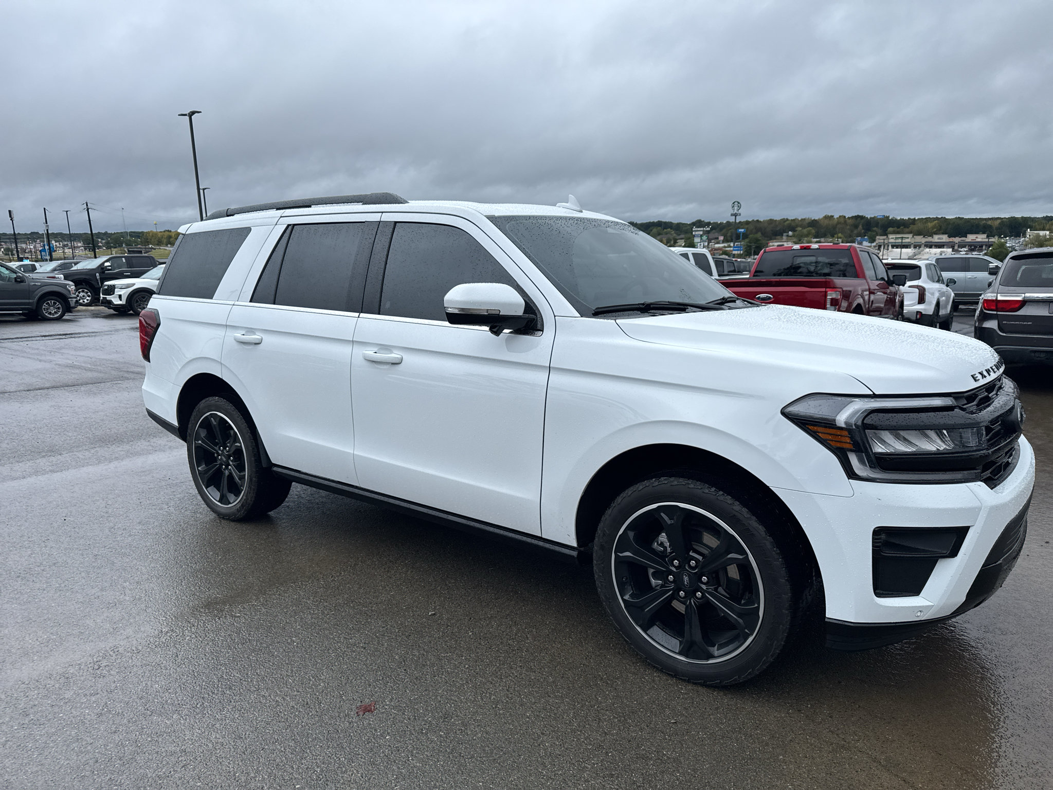 Used 2023 Ford Expedition Limited RWD image 4