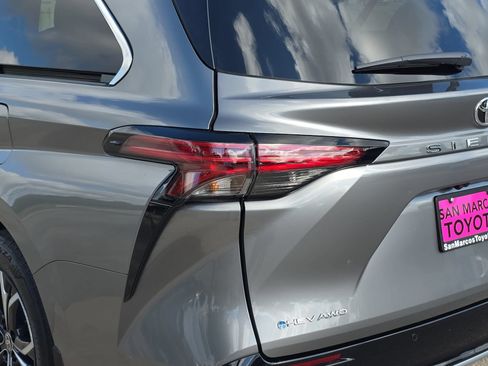 New 2026 Toyota Sienna Platinum AWD/4WD image 29