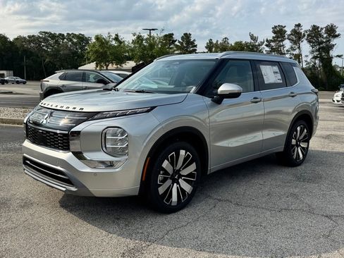 New 2026 Mitsubishi Outlander SEL FWD image 3